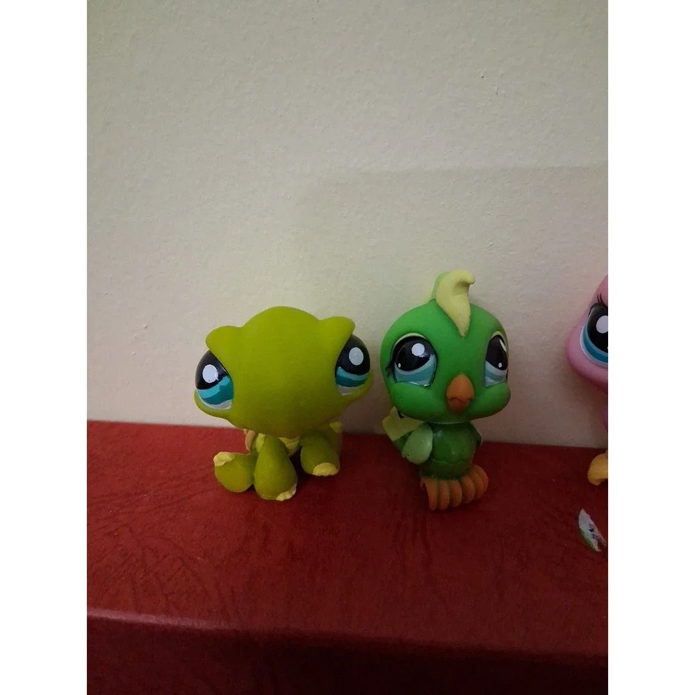 Littlest Pet Shop LPS - Birds - Cockatoos And Frog Lot 3